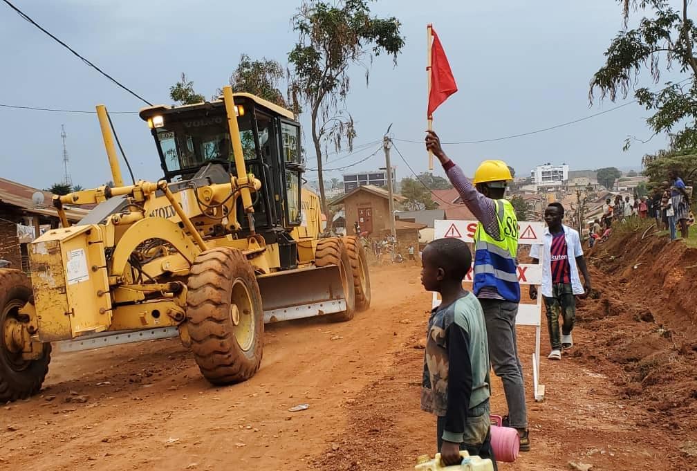 Nord-Kivu : l’ouverture d’une enquête sur la taxe perçue pour l’asphaltage des rues de Beni et Butembo exigée par le député Crispin Mbindule
