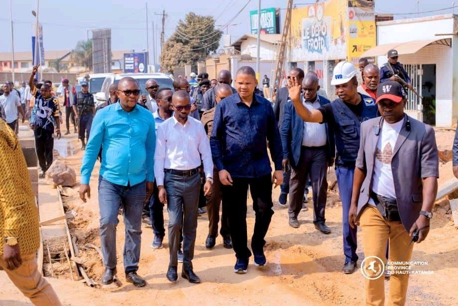 Haut-Katanga : Martin Kazembe visite les chantiers et appelle à l’accélération des travaux avant la saison des pluies